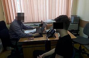 Zostawiła auto z uruchomionym silnikiem. Odjechało