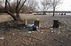 Plaża Romantyczna przed sezonem. "Psy szyłem już kilka razy"