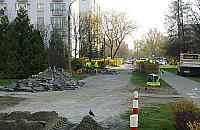 Deptak w budowie. Nowe lampy, ławki i obfita zieleń