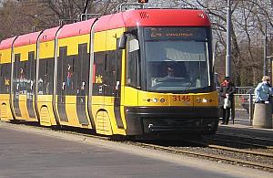Tramwaje z Bemowa przepełnione? "Zatrudnijcie upychaczy"