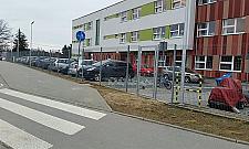 Absurdy Białołęki: zrobili furtkę do szkoły, ale jej nie otworzyli