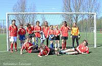 Mistrzynie Bia�o��ki. Dziewczynki kochaj� pi�k�
