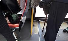 "Nastolatki siedzą, niepełnosprawni stoją". Świat się zmienia