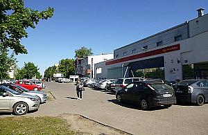 Stłuczka na parkingu, policja bezradna. "Pozostaje sąd"