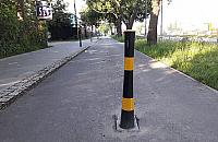 "Wszędzie słupki, nawet na drodze rowerowej". Mamy problem?