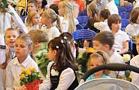 Miliony na dom seniora. Przepełnione szkoły muszą poczekać