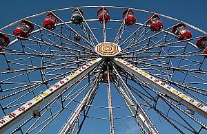 Koniec śmieszkowania. Mamy problem z lunaparkami?