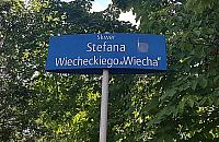 Skwer Wiecha w rozsypce. "Trzeba poczeka�"