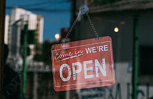 Ta cukiernia sprzedaje pączki gejom. Ratusz "szkoli" przedsiębiorców