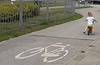 Rowerkiem po drodze. "Jeden ruch i wypadek gotowy"