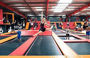 Tory przeszkód i trampoliny. Nowe atrakcje na Targówku