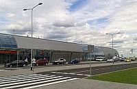 Czym dojechać na lotnisko w Modlinie?