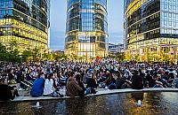Za darmo na Woli. Wielkie kino u st�p wie�owca