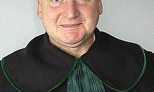 Nurek w Stawie Brustmana. Wyciągnął motorówkę