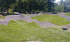 Raj dla rowerów i deskorolek. Mamy dwa pumptracki