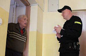 Wpadł, bo mu było mało. Emeryt przekazał 1,6 mln gotówką