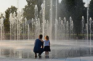 Wola ma multimedialne fontanny