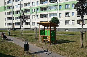 Nowość na Woli. Ławki dla karmiących mam