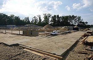 Przystanek ogolony. Baza dla strażaków pnie się do góry