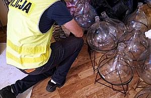 Produkcja amfetaminy w piwnicy w Wawrze. "Na ogromną skalę"
