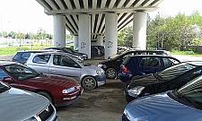 O co chodzi z parkingiem w Płudach?