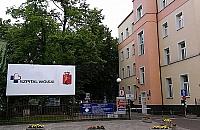 W Szpitalu Wolskim odm�wiono pomocy? "Kobieta le�a�a na �awce"