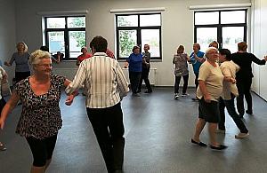 Seniorzy w Wawrze potrafią się bawić. Bezpłatne spotkania