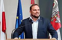 Wi�niakowski wygrywa, burmistrzowie w sejmiku