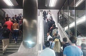 Będzie zakaz chodzenia po schodach? "Służą do wjeżdżania"