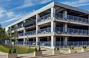 Wawrzyszew zastawiony autami. Czas na garaże?