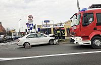 Zderzenie na Modlińskiej. Dwa auta rozbite