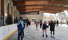 Rusza lodowisko w Aninie. Na powitanie gorąca czekolada