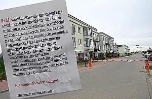 Szeryf ostrzega. Mieszkańcy Lewandowa: "To nie jest fair"