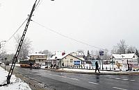 Kabel wisi tuż nad ulicą. "Tak się kończą prowizorki"