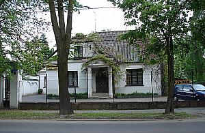 Zabytkowy dom zburzony. Miał prawie 100 lat