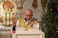 Ksiądz z serduszkiem. Na Bielanach to już tradycja