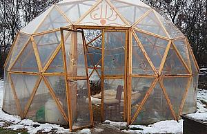 Nocne życie Parku Rzeźby na Bródnie. "Nie wszyscy rozumieją ideę"