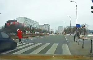 Groźnie na Kondratowicza. "Pieszy ma zawsze pierwszeństwo"