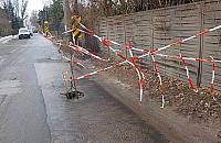 Dziura w jezdni głęboka na... dwa metry