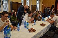 Wola p�czkami stoi. Zjedz je wszystkie