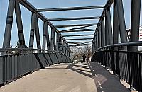 Płowiecka: piesi górą, światła na śmietnik