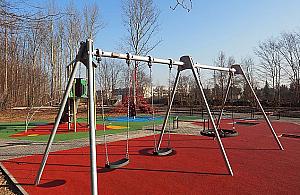 Statek, trampoliny... i nietoperze. Park Syrenki zaprasza