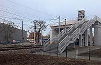 Kolejarze budują kładkę. Już rok opóźnienia