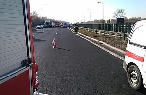 S8 znów stoi. Zderzenie z dostawczakiem