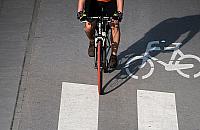 Rowerem po Kaliskiego. Miała być ścieżka, powstały... śmietniki