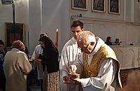 Afera w kościele na Bielanach? "Nie przyjąłbym komunii od kobiety"