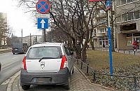 Klęska aktywistów. Poszło o parkowanie na chodnikach