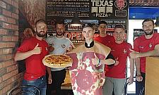 Entuzjaści pizzy zagrzewają do boju legionowskich piłkarzy