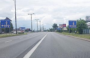 Modlińska: cztery pasy "na legalu"? Można dostać mandat za nieuwagę