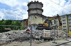 Koniec "okrąglaka" na Piaskach, czas na wieżowiec